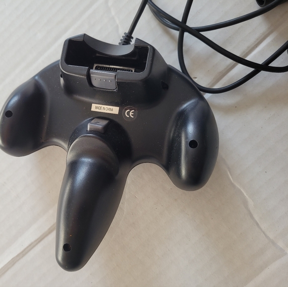Retro Bit N64 Controller "Solid Black" - Picture 2 of 6